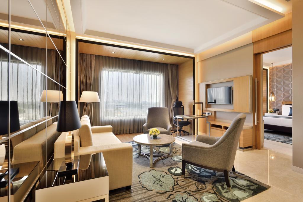 Radisson Blu Coimbatore Exteriör bild Suite at the hotel
