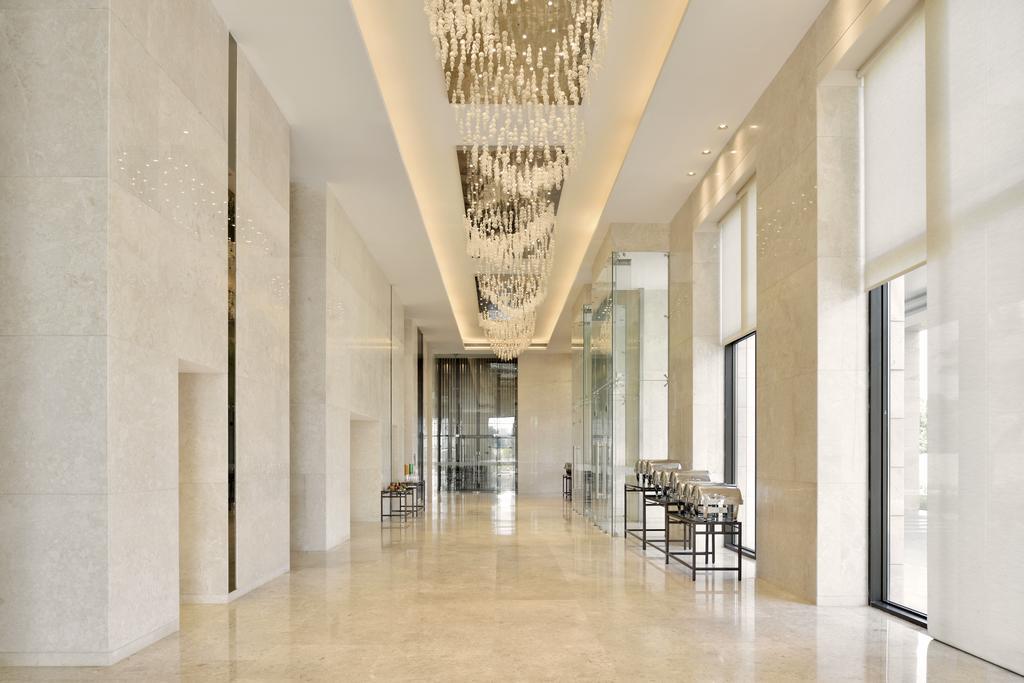 Radisson Blu Coimbatore Exteriör bild The lobby of the hotel