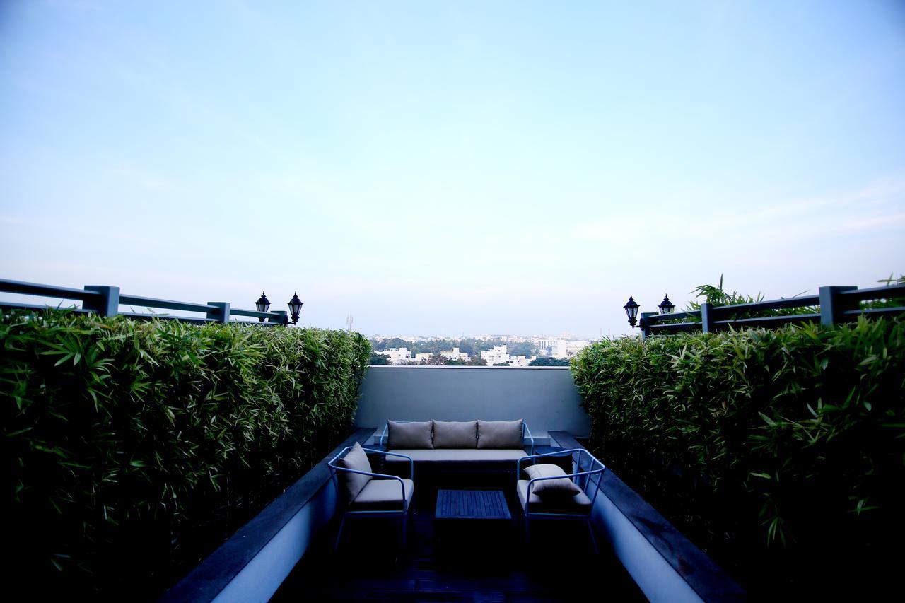 Radisson Blu Coimbatore Exteriör bild The view from the rooftop of the hotel